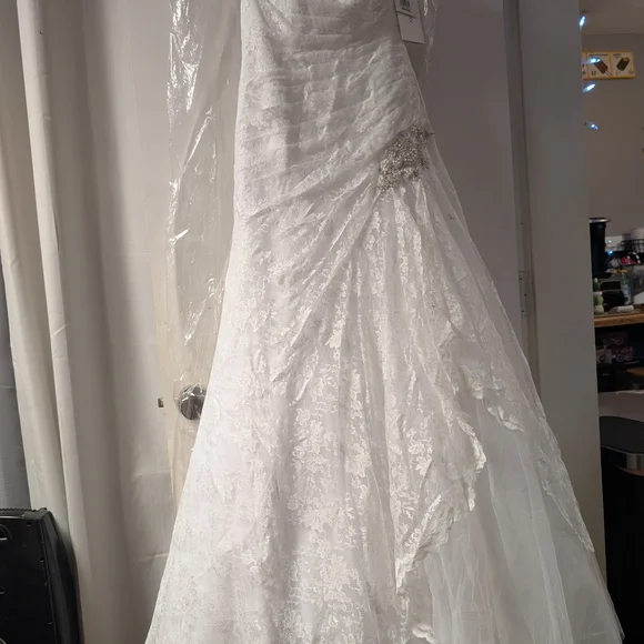 David's Bridal | Dresses | Davids Bridal White Lace Fit Flare Gown |  Poshmark